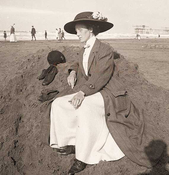 Whitby beach 1913 with the pier extension is in the background