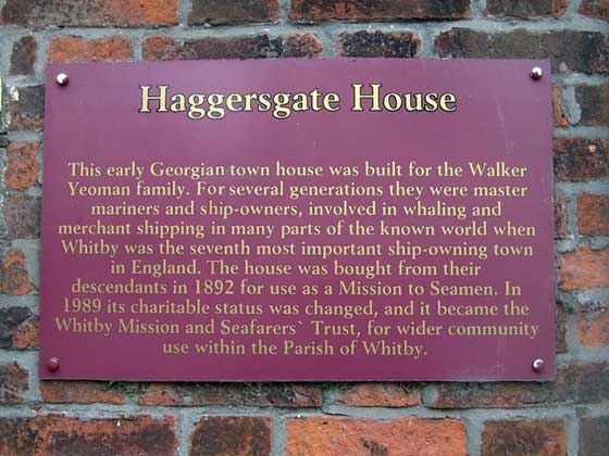 Haggersgate House ia plaque explaining the history of the building and its connections with the Yoaman family famous in Whitby